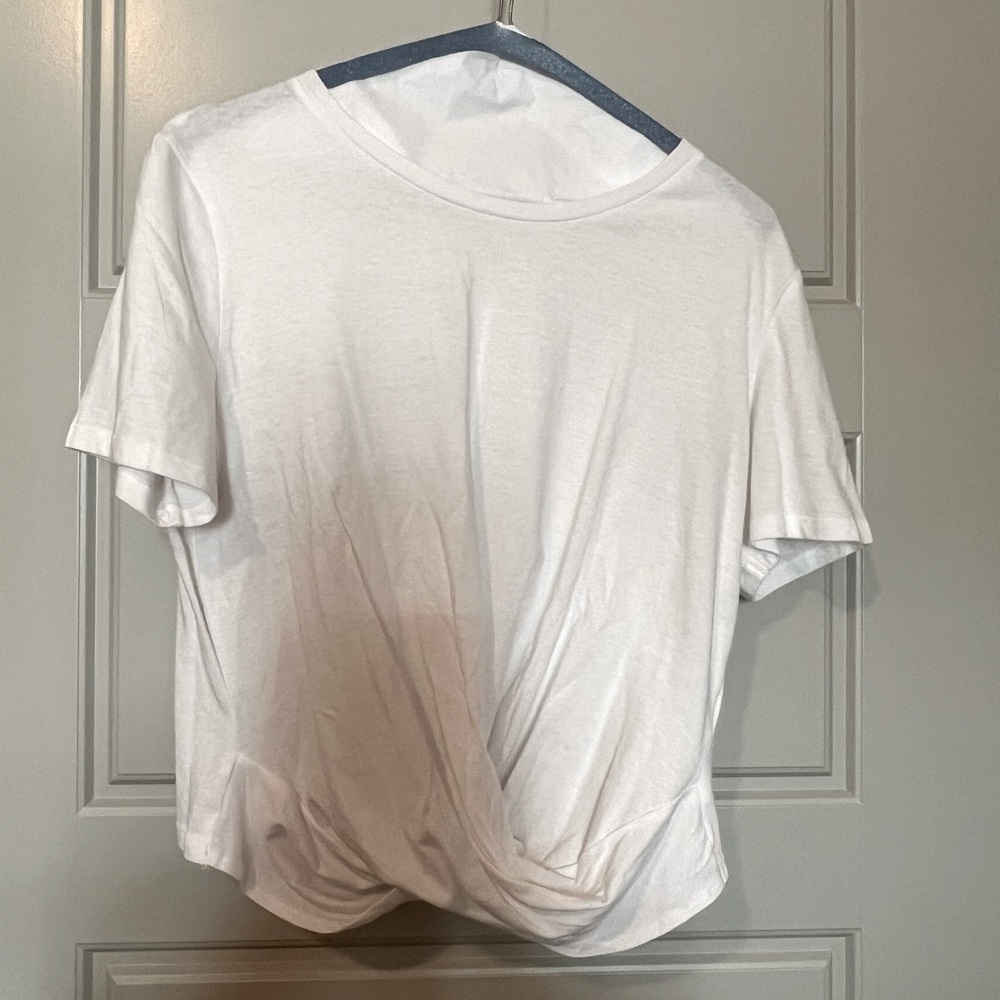 Zara - white crop top - knotted in front - size large - never worn!